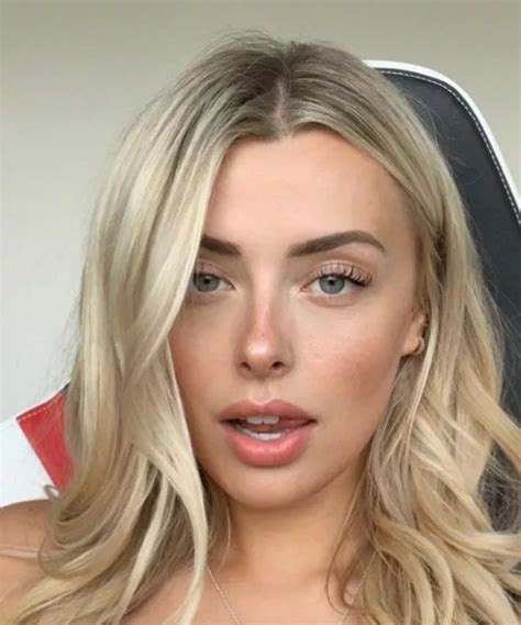 Corinna Porn Pics & Naked Photos